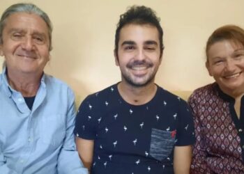 Alldaynews.gr Κέρδισε τη μάχη ο 27χρονος αστυνομικός που βρισκόταν σε κωματώδη κατάσταση με εγκεφαλίτιδα – Συγκινούν οι γονείς του (φωτο)