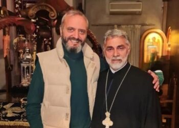 Κολωνός: «Δεν σκοπεύω να αυτοκτονήσω για κανέναν Μίχο» λέει ο ιερέας που είχε φωτογραφηθεί με τον 53χρονο