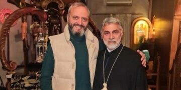 Κολωνός: «Δεν σκοπεύω να αυτοκτονήσω για κανέναν Μίχο» λέει ο ιερέας που είχε φωτογραφηθεί με τον 53χρονο