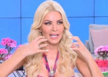 Χαμός στο Twitter με την Καινούργιου: Την κατηγόρησαν ότι φέρθηκε με αγένεια σε σερβιτόρο και έγινε έξαλλη