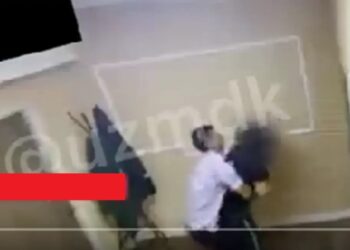 Απίθανο βίντεο: Ζηλιάρης σύζυγος παρεξηγεί αυτό που βλέπει και… ξυλοφορτώνει άντρα που σώζει τη γυναίκα του από πνιγμό!