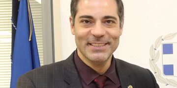 Alldaynews.gr Δήμαρχος Αλίμου: Δέχομαι απειλές από μπράβους της νύχτας – Ο ένας είναι εν ενεργεία αστυνομικός (video)