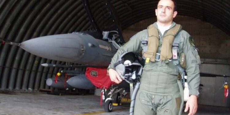 Alldaynews.gr Βίντεο-vτοκουμέντο, 16 χρόνια μετά: Η στιγμή που το τουρκικό F-16 πέφτει στο μαχητικό του σμηναγού Ηλιάκη