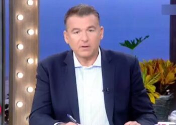 Γιώργος Λιάγκας – «Κόκκαλο» με την πρόεδρο των εκδιδομένων: «Με ξέρεις αγόρι μου, έχεις έρθει και στο σπίτι μου»