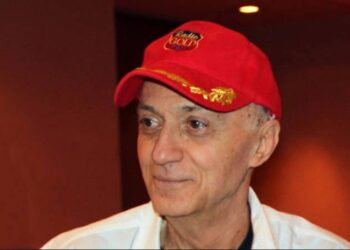 «Πέθαναν» τον Νίκο Μαστοράκη – «Είμαι αναγκασμένος να το διαψεύσω όσο κι αν απογοητεύσω μερικούς»