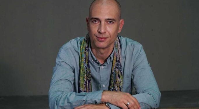 Alldaynews.gr Γιάννης Μόσχος-Δ/ντης Εθνικού Θεάτρου: «Τώρα το λέω περήφανα, ναι, είμαι π0ύσ…”