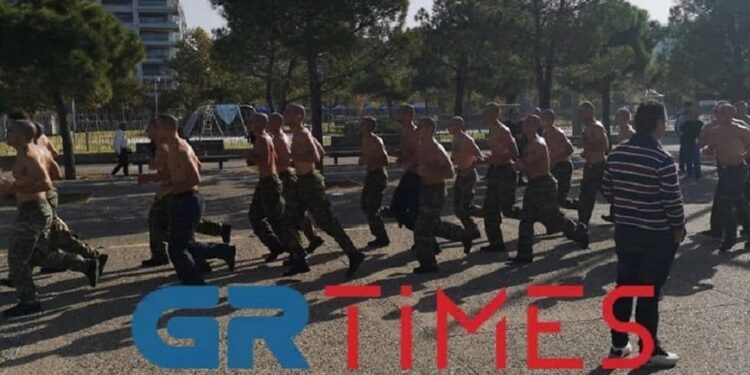 Alldaynews.gr Θεσσαλονίκη: Ημίγυμνοι ΟΥΚάδες βγήκαν στην πόλη και έκαναν γυμναστική