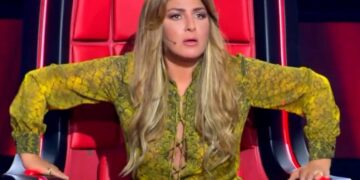 Alldaynews.gr The Voice: Σε σοκ η Έλενα Παπαρίζου μόλις αντίκρισε τον διαγωνιζόμενο – «Ποιος τον ακούει τώρα που…»