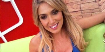 Το μεγάλο comeback: Η Έλενα Παπαβασιλείου επιστρέφει σε κανάλι-έκπληξη!