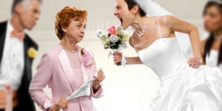 Alldaynews.gr Άγριος καυγάς Νύφης με Πεθερά: «Γκάζωσε και με πάτησε σαν λυσσασμένη»