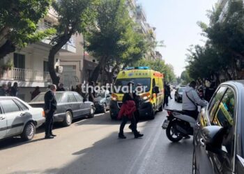 ΤΩΡΑ στη Θεσσαλονίκη: 30χρονος πήδηξε στο κενό από τον 5ο όροφο