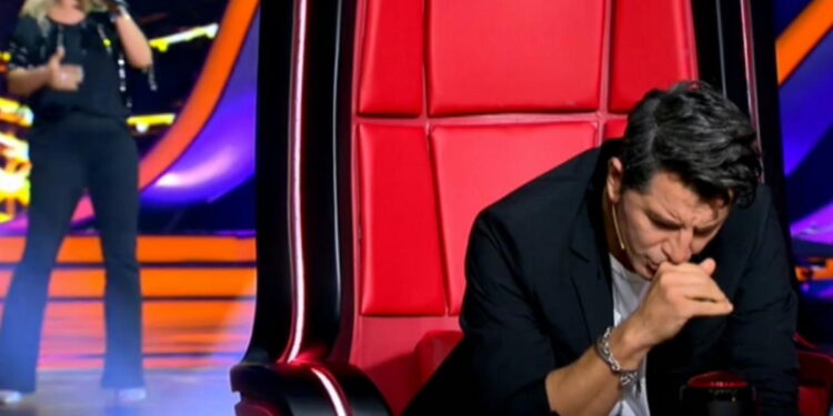 The Voice: Γνωστή παρουσιάστρια διεκδίκησε μια θέση (video)