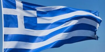 Alldaynews.gr Μαγνησία: Έσκισαν την ελληνική σημαία και στη θέση της έβαλαν λάστιχα αυτοκινήτου