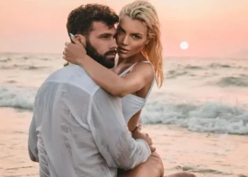 Alldaynews.gr Στιγμές ευτυχίας για Παναγιώταρου-Σχίζα: Έκαναν το επόμενο βήμα στη σχέση τους & το ανακοίνωσαν δημόσια