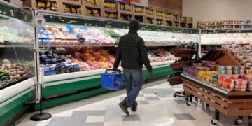 Alldaynews.gr Καλάθι του νοικοκυριού: «Μπαίνουν» αλεύρι και όσπρια, «βγαίνουν» νερό και αναψυκτικά