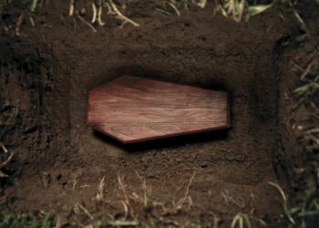 Eταιρία προσφέρεται για να σε θάψει ζωντανό έναντι 57.000 ευρώ