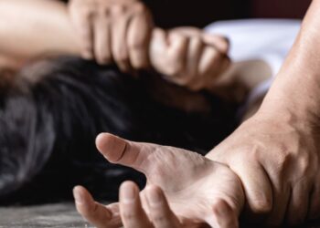 Μαχαίρωσε 100 φορές και απ0κεφάλισε τη σύντροφό του επειδή «αρνήθηκε να κάνουν σ3ξ»