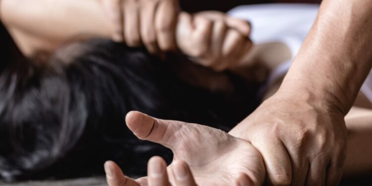 Μαχαίρωσε 100 φορές και απ0κεφάλισε τη σύντροφό του επειδή «αρνήθηκε να κάνουν σ3ξ»