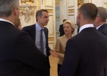 Η στιγμή που ο Μητσοτάκης εξηγεί τι έγινε με Ερντογάν: «Σηκώθηκα και του είπα θα στα πω στα μούτρα» (video)