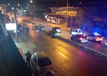 Alldaynews.gr Άγριο ξύλο 15 ατόμων στα Ιωάννινα μετά από τροχαίο: Τέσσερις στο νοσοκομείο (videos)