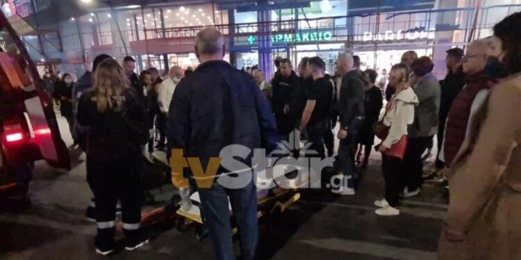 Alldaynews.gr Λαμία – Ξυλοδαρμός δημοτικών αστυνομικών: Η στιγμή της επίθεσης – Έδειραν και περαστικό (video)