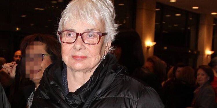 Ξένια Καλογεροπούλου: «Ένα βράδυ δεν την άκουγα, πήγα στο δωμάτιό της και τη βρήκα νεκρή»