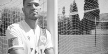 Αυτοκτόνησε ποδοσφαιριστής πέφτοντας από τον 8ο όροφο!