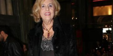 Alldaynews.gr Θύμα κλοπής η Λόλα Νταϊφά! Της έκλεψαν κειμήλια αξίας άνω των 600.000 ευρώ