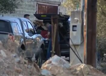 Alldaynews.gr Μάνδρα: Ελεύθερος μετά την απολογία του ο 14χρονος που πυροβόλησε και σκότωσε τον 17χρονο αδερφό του