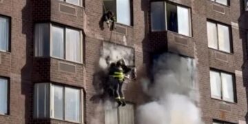 Νέα Υόρκη: Δεκάδες τραυματίες σε πυρκαγιά από μπαταρία ηλεκτρικού πατινιού