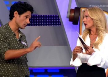 Χαμός στο Ρουκ Ζουκ: Η Μακρυπούλια «έδειξε»… push ups φορώντας φούστα – «Κάγκελο» ο Βλάχος[video]