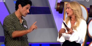 Χαμός στο Ρουκ Ζουκ: Η Μακρυπούλια «έδειξε»… push ups φορώντας φούστα – «Κάγκελο» ο Βλάχος[video]