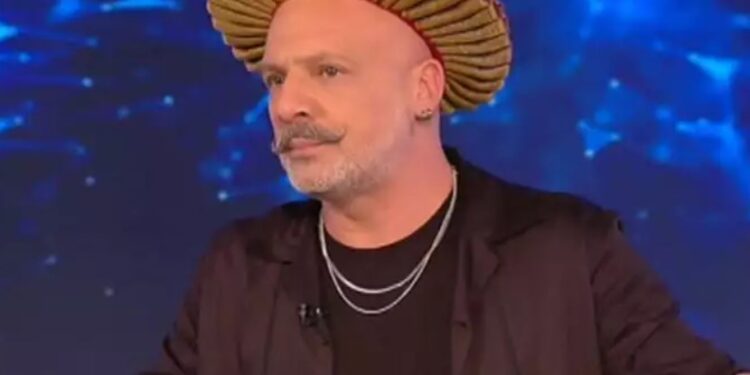 Alldaynews.gr Νίκος Μουτσινάς: «Ζήτησα συγγνώμη από τον πρώην μου που είχε περάσει δύσκολα»