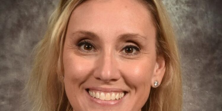 Alldaynews.gr Ιατροδικαστής δολοφονήθηκε μέσα στο γραφείο της- Την πυροβόλησε ο πρώην σύζυγός της και στη συνέχεια αυτοκτόνησε