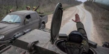 Alldaynews.gr Πόλεμος στην Ουκρανία: Η Ρωσία δηλώνει ότι αποσύρθηκε ο στρατός της από τη Χερσώνα