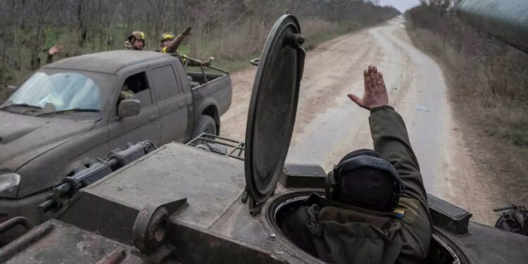 Alldaynews.gr Πόλεμος στην Ουκρανία: Η Ρωσία δηλώνει ότι αποσύρθηκε ο στρατός της από τη Χερσώνα