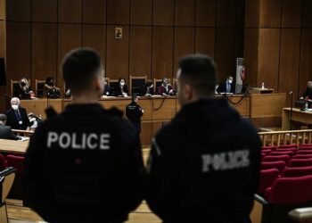 Χρυσή Αυγή: «Ο Παύλος Φύσσας σήκωσε τη μπλούζα και μου έδειξε το τραύμα -“Αυτός με μαχαίρωσε” μου είπε»