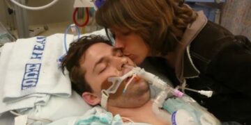 Alldaynews.gr Προσπάθησα να εμποδίσω τον γιο μου να γίνει γκέι. Να τι εύχομαι να γνώριζα