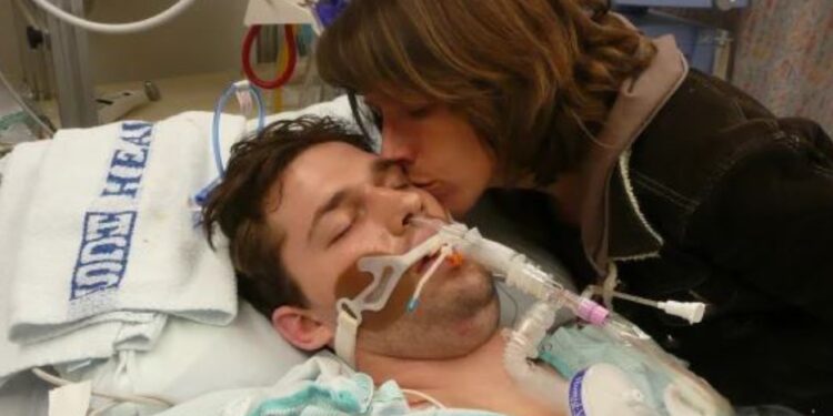 Alldaynews.gr Προσπάθησα να εμποδίσω τον γιο μου να γίνει γκέι. Να τι εύχομαι να γνώριζα