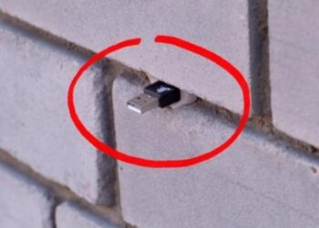 Κίνδυνος: Αν βρείτε στικάκι σε τοίχο ΜΗΝ το βγάλετε-Δείτε Γιατί