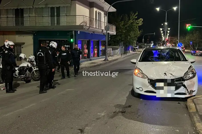 Σταυρούπολη: Αυτοκίνητο παρέσυρε αστυνομικό της ομάδας «Ζ» που επέβαινε σε μοτοσικλέτα[video]