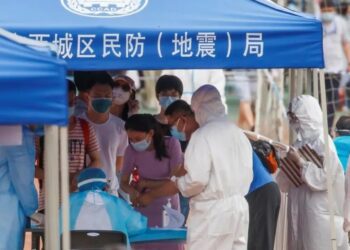 Κορωνοϊός – Κίνα: Ασύλληπτα σκηνικά – Γυναίκα γέννησε όρθια γιατί… δεν πρόλαβε να κάνει τεστ για να μπει στο μαιευτήριο