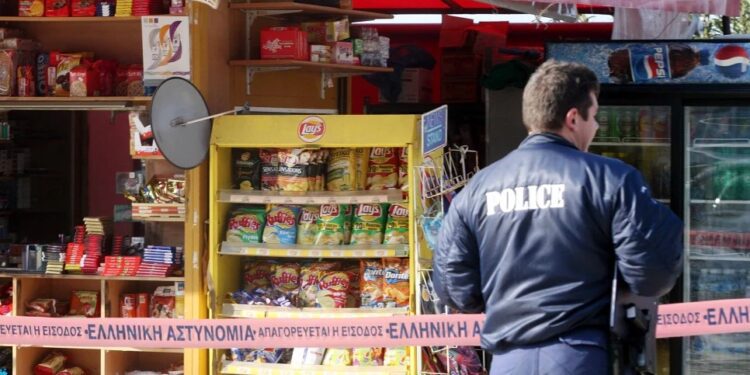 Αλβανοί πίσω από 11 ένοπλες ληστείες σε περίπτερα και βενζινάδικα στην Αττική