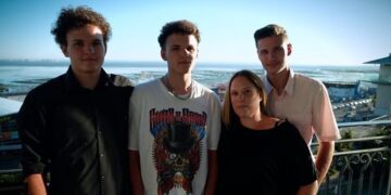 Mάνα Sκότωσε τον παιδόφιλo που είχε κακοποιήσει τους 3 γιους της[video]