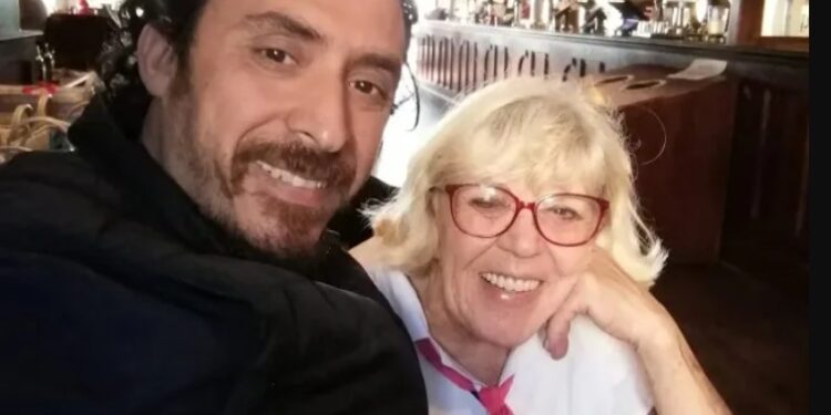 Alldaynews.gr «Κάθε φορά που κάνουμε έρωτα καταλήγω στο νοσοκομείο» – Η 83χρονη παραπονιέται ότι ο 37χρονος σύντροφός της την… εξοντώνει στο σ3ξ