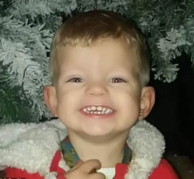 Θρήνος για 5χρονο Αγοράκι: Κατάπιε πινέζα και πέθανε στην αγκαλιά της μητέρας του