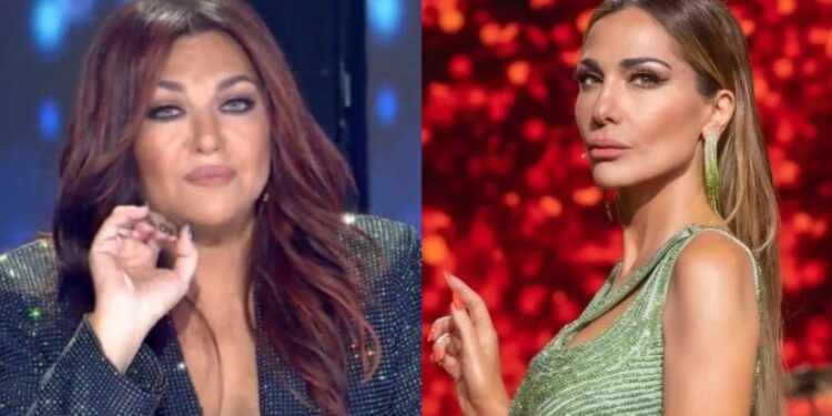 Alldaynews.gr Όταν η Καίτη Γαρμπή έγινε έξαλλη από ζήλεια και «βούτηξε» τη Δέσποινα Βανδή από τα μαλλιά, ο άγνωστος καυγάς