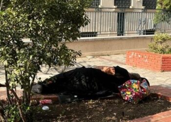 Θλιβερό-Έγινε ξαφνικά Άστεγος: Δεν μπόρεσε να καλύψει το στεγαστικό του δάνειο και πλέον κοιμάται στο δρόμο