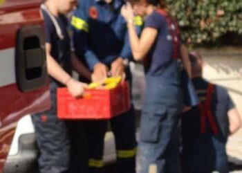 Πριν Λίγο-Τραγική Εικόνα: Πήγε να βοηθήσει τον φίλο του, έσπασε ο γρύλος και σκοτώθηκε όταν τον καταπλάκωσε ΙΧ