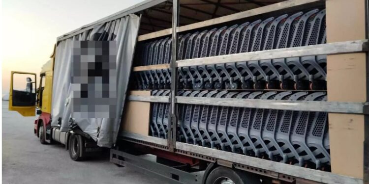 Alldaynews.gr ”Πάγωσαν” οι Αστυνομικοί: Βρήκαν τον οδηγό Νεκρό στο τιμόνι και μέσα ”Φουλ” Ναρκωτικά